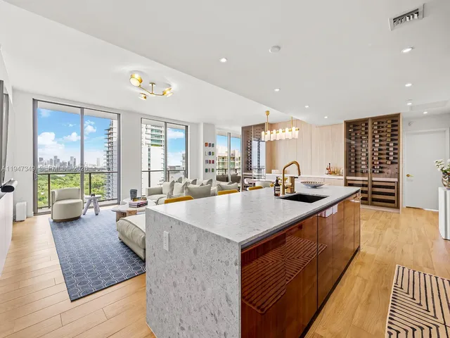 $4,450,000 | 2678 Tigertail Avenue, Unit 1806, Miami, FL 33133