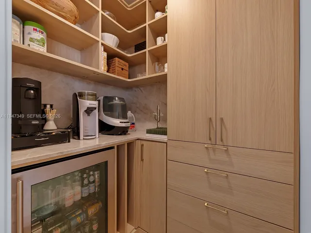 $4,450,000 | 2678 Tigertail Avenue, Unit 1806, Miami, FL 33133