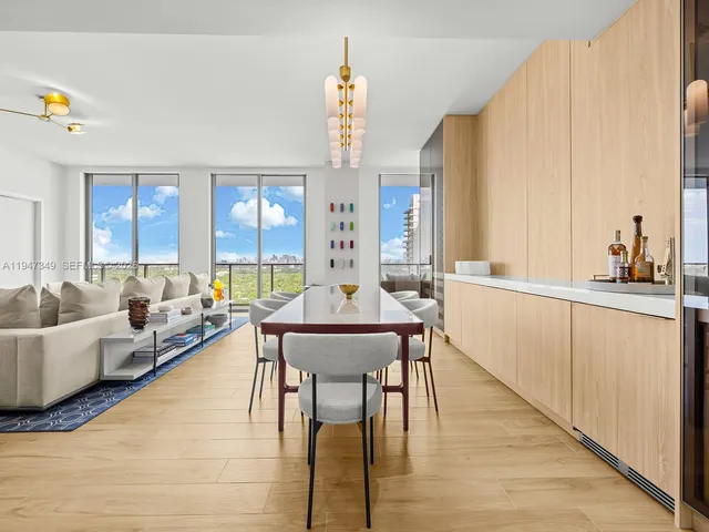 $4,450,000 | 2678 Tigertail Avenue, Unit 1806, Miami, FL 33133