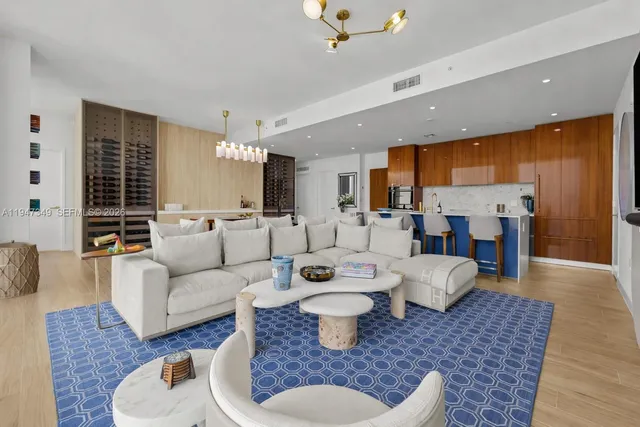 $4,450,000 | 2678 Tigertail Avenue, Unit 1806, Miami, FL 33133