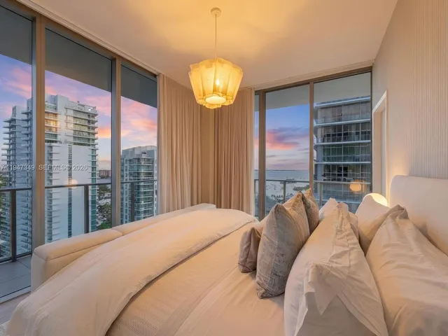$4,450,000 | 2678 Tigertail Avenue, Unit 1806, Miami, FL 33133