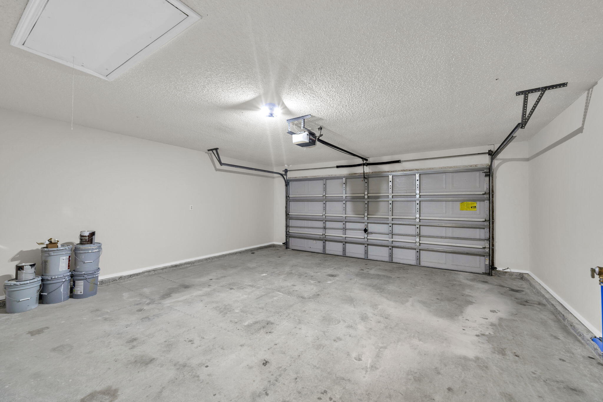 607 Affirmed Court Crestview, FL 32539 - Photo 11 of 39 Garage