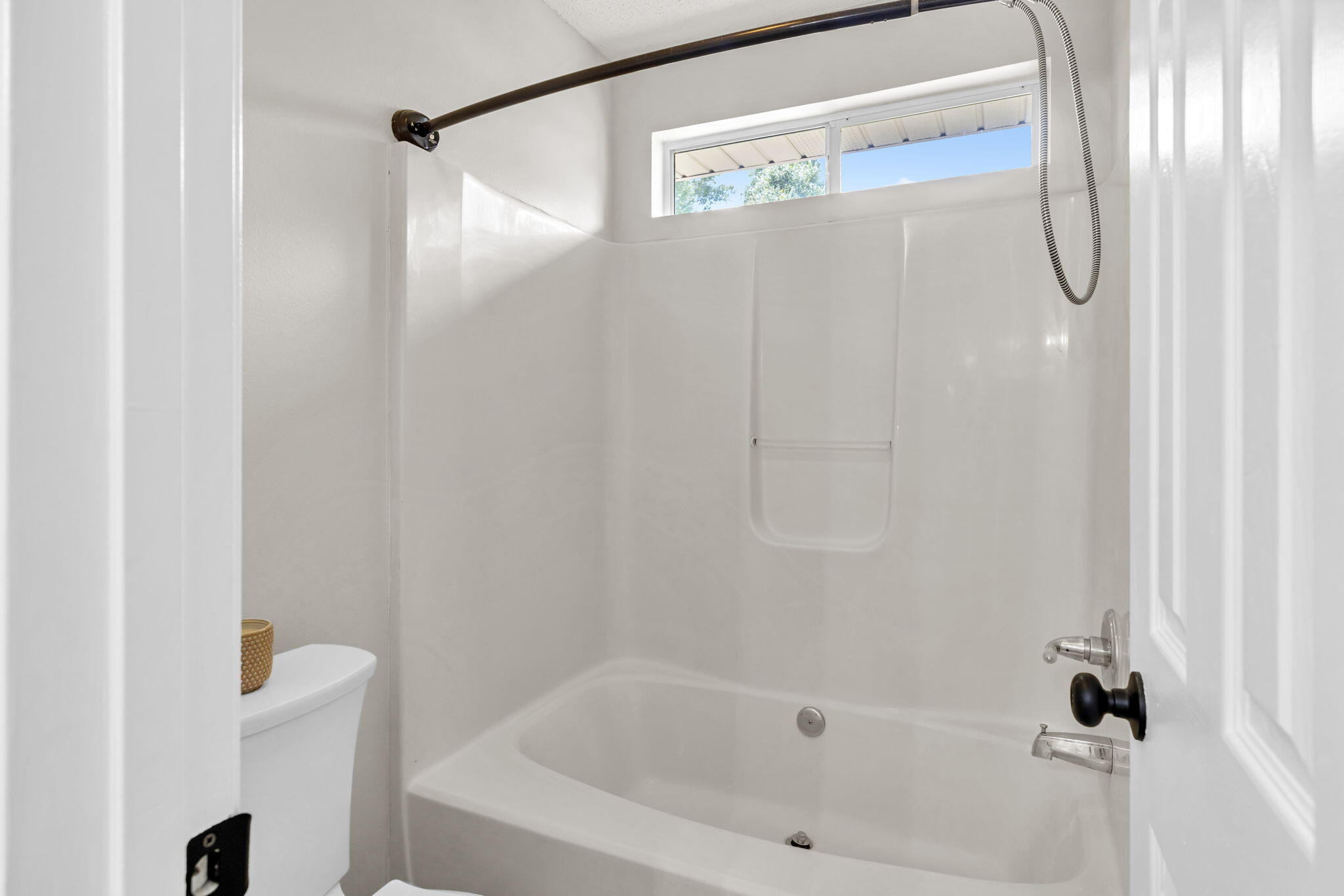 607 Affirmed Court Crestview, FL 32539 - Photo 17 of 39 Master Bath