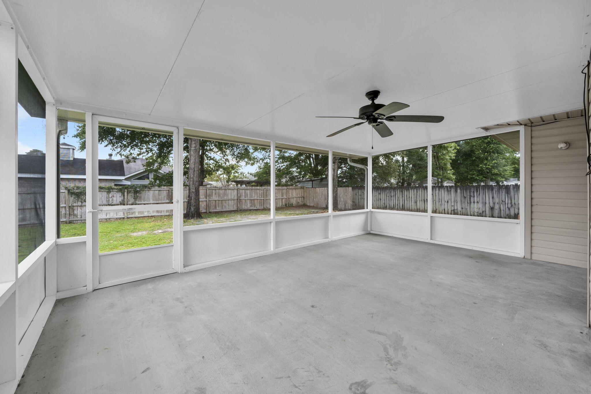 607 Affirmed Court Crestview, FL 32539 - Photo 26 of 39 Screened Porch