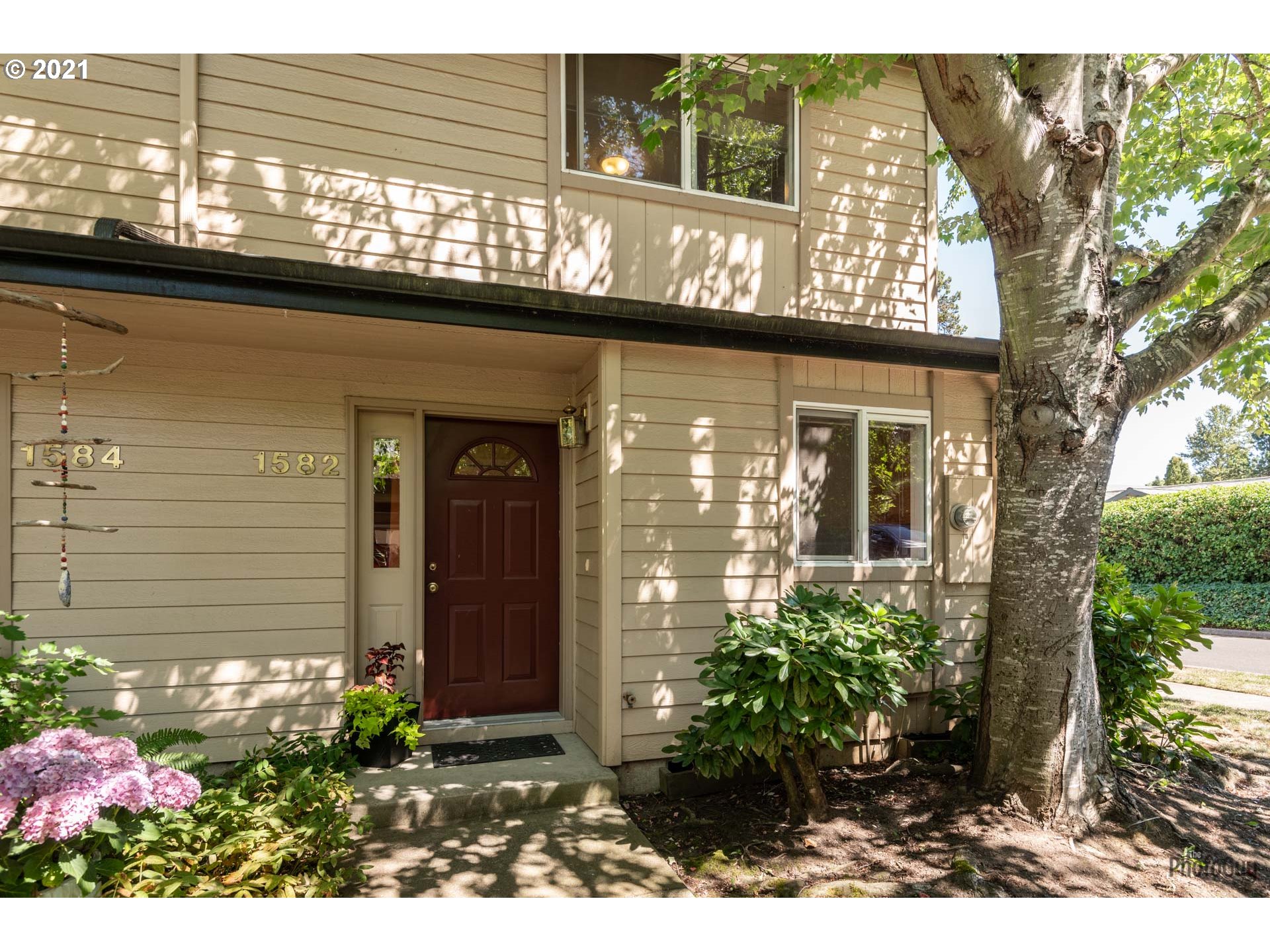 1582 Fetters Loop Eugene, OR 97402 - Photo 1 of 25 Gallery Image 1