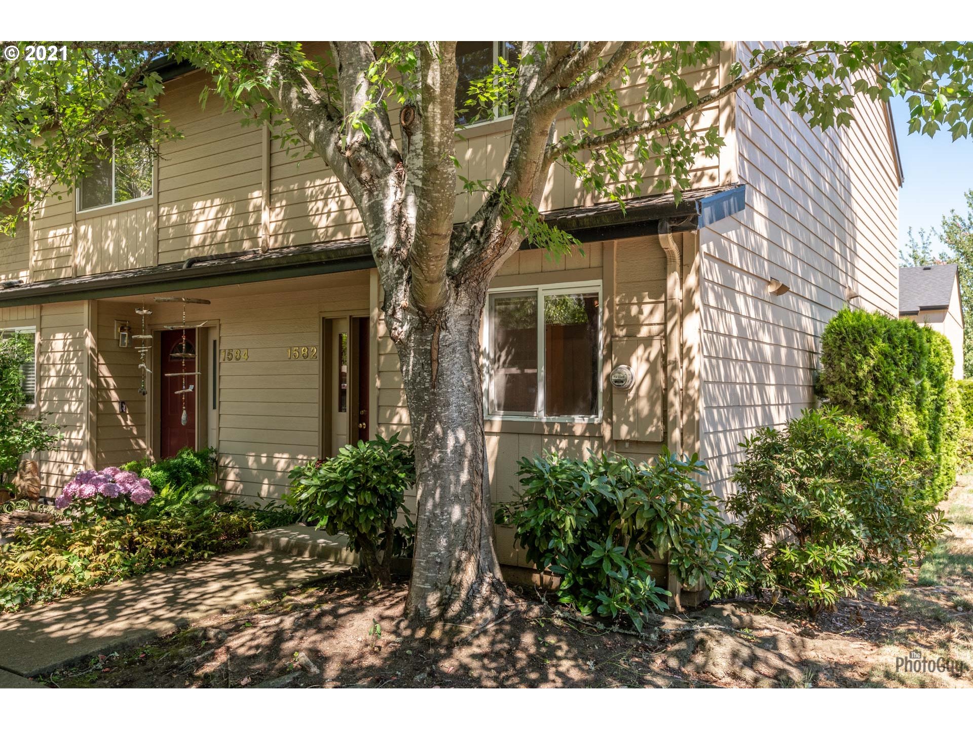 1582 Fetters Loop Eugene, OR 97402 - Photo 2 of 25 Gallery Image 2