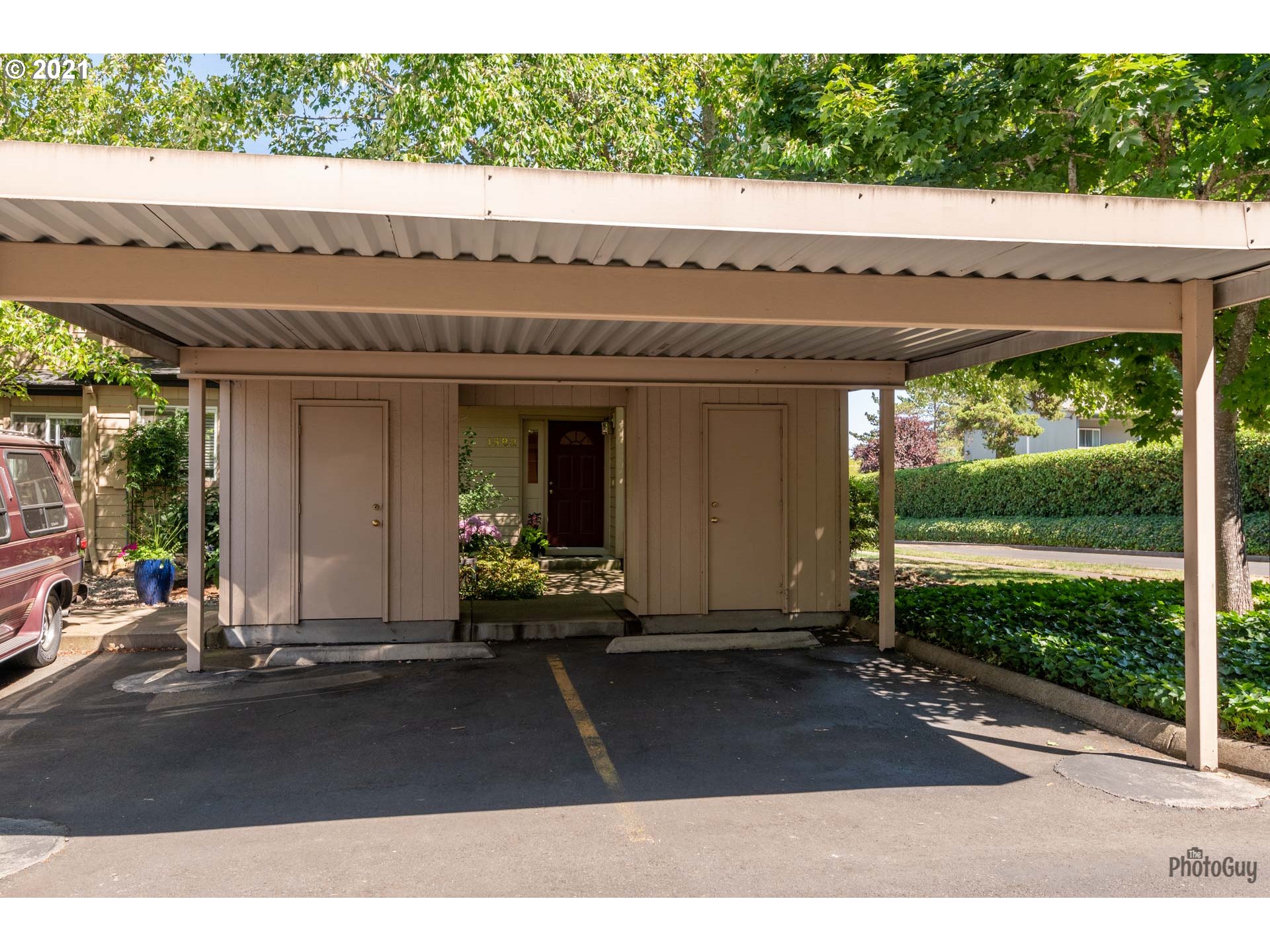 1582 Fetters Loop Eugene, OR 97402 - Photo 3 of 25 Gallery Image 3