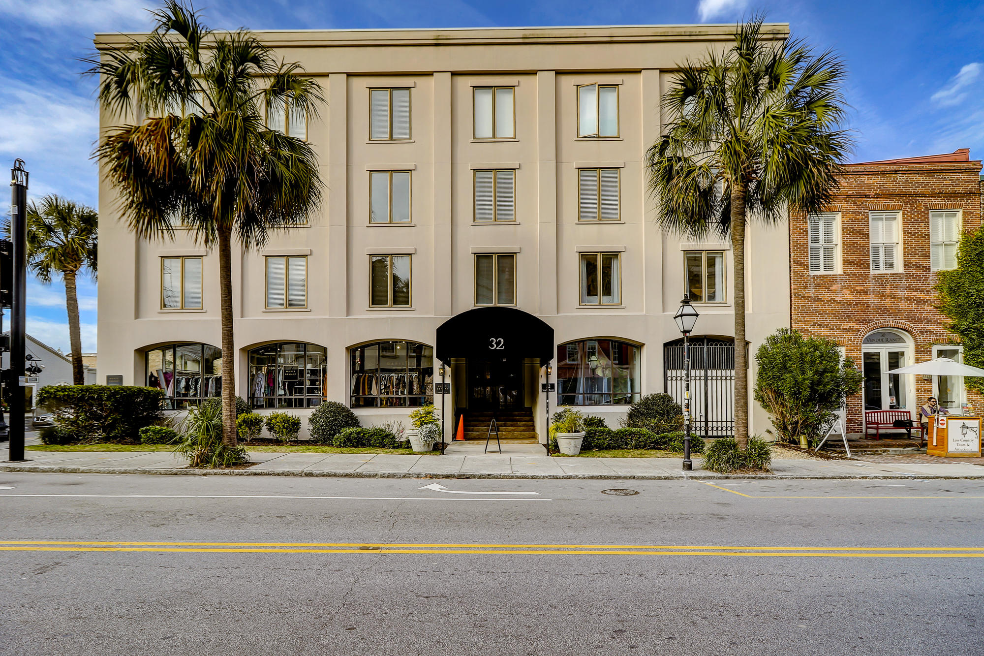 32 Vendue Range, Unit 203, Charleston, SC 29401 Compass