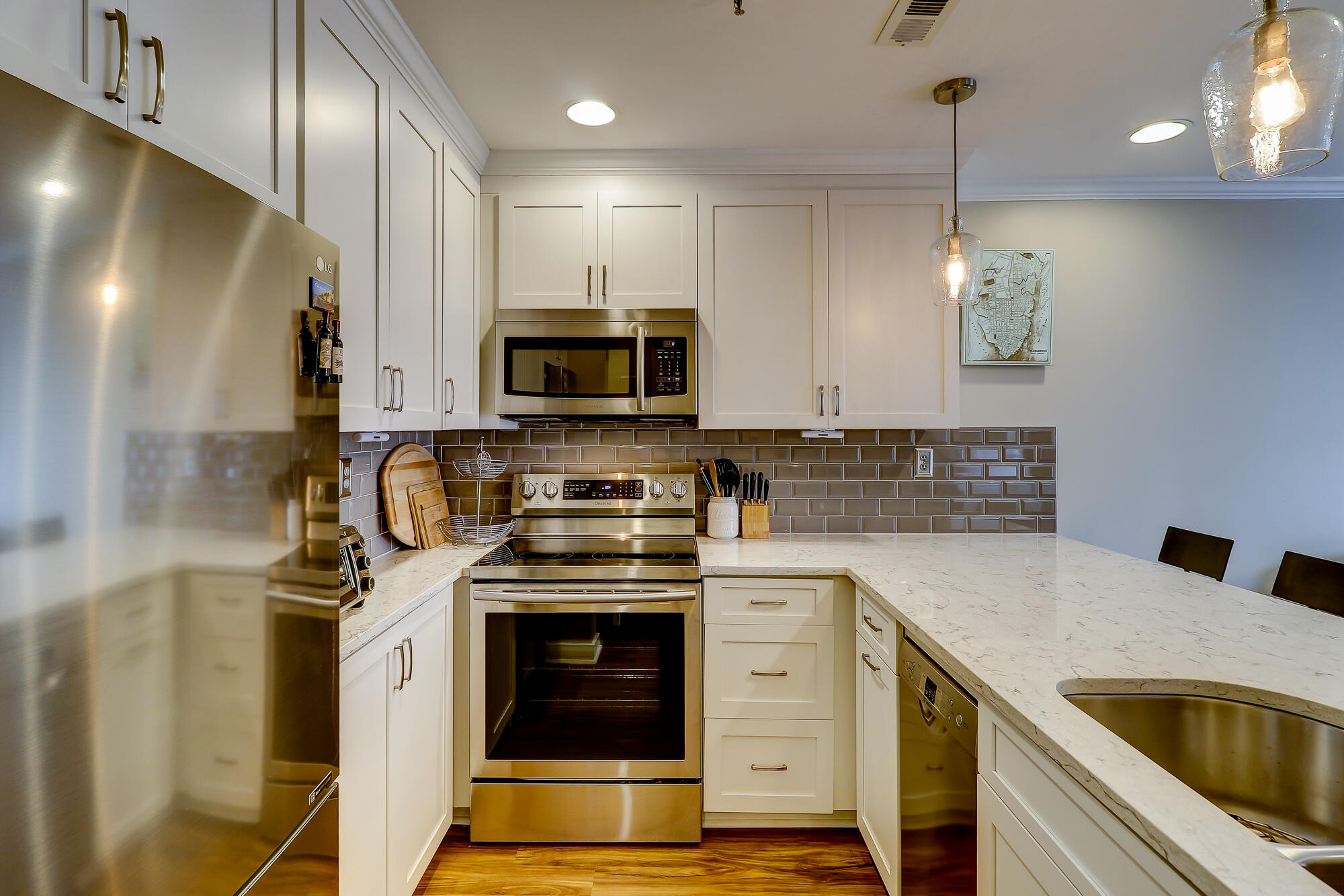 32 Vendue Range, Unit 203 Charleston, SC 29401 - Photo 26 of 55 32 Vendue Range_LuxImg_0090