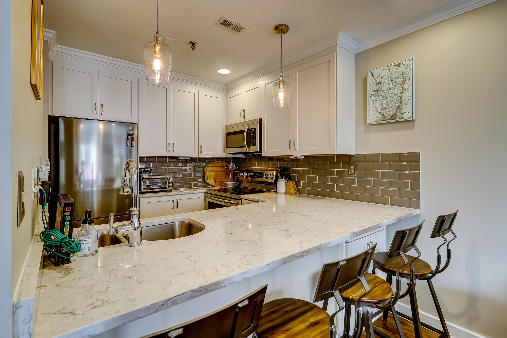 32 Vendue Range, Unit 203 Charleston, SC 29401 - Photo 27 of 55 32 Vendue Range_LuxImg_0091
