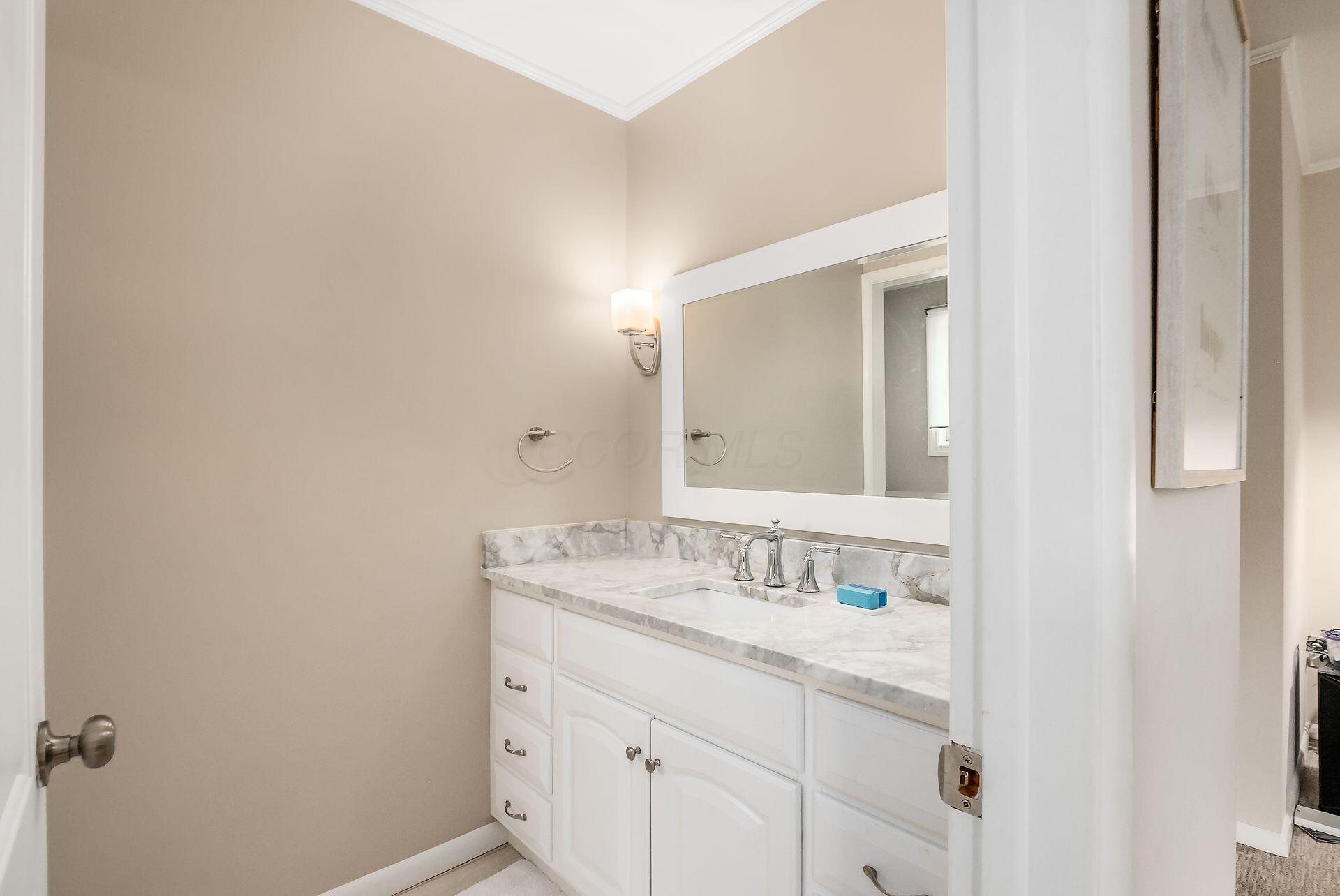 2570 Lane Road Columbus, OH 43220 - Photo 24 of 47 025_ Rd Columbus OH 43220 USA
