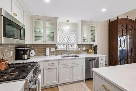 $719,000 | 17870 Tioga Trail, Minnetonka, MN 55391