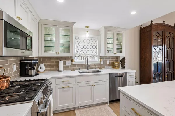 $719,000 | 17870 Tioga Trail, Minnetonka, MN 55391