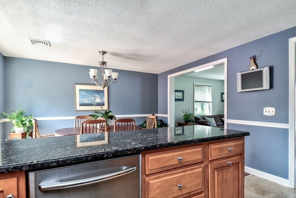 65 Daniels Road Marlborough, MA 01752 - Photo 11 of 26 Gallery Image 11