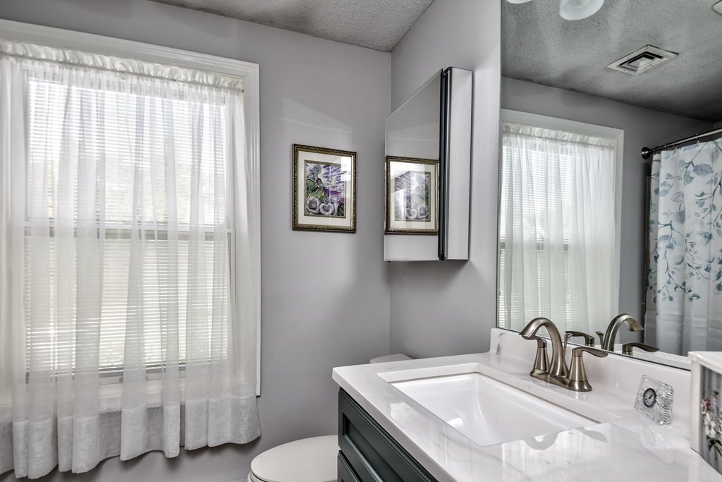 65 Daniels Road Marlborough, MA 01752 - Photo 14 of 26 Gallery Image 14