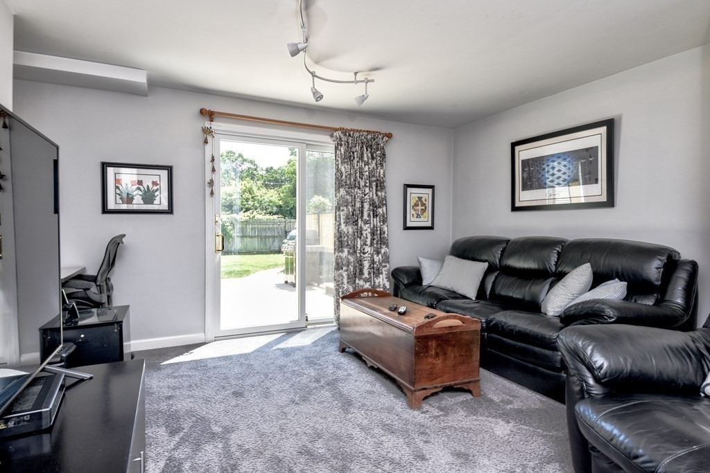 65 Daniels Road Marlborough, MA 01752 - Photo 17 of 26 Gallery Image 17