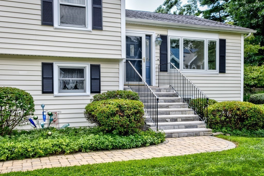 65 Daniels Road Marlborough, MA 01752 - Photo 2 of 26 Gallery Image 2