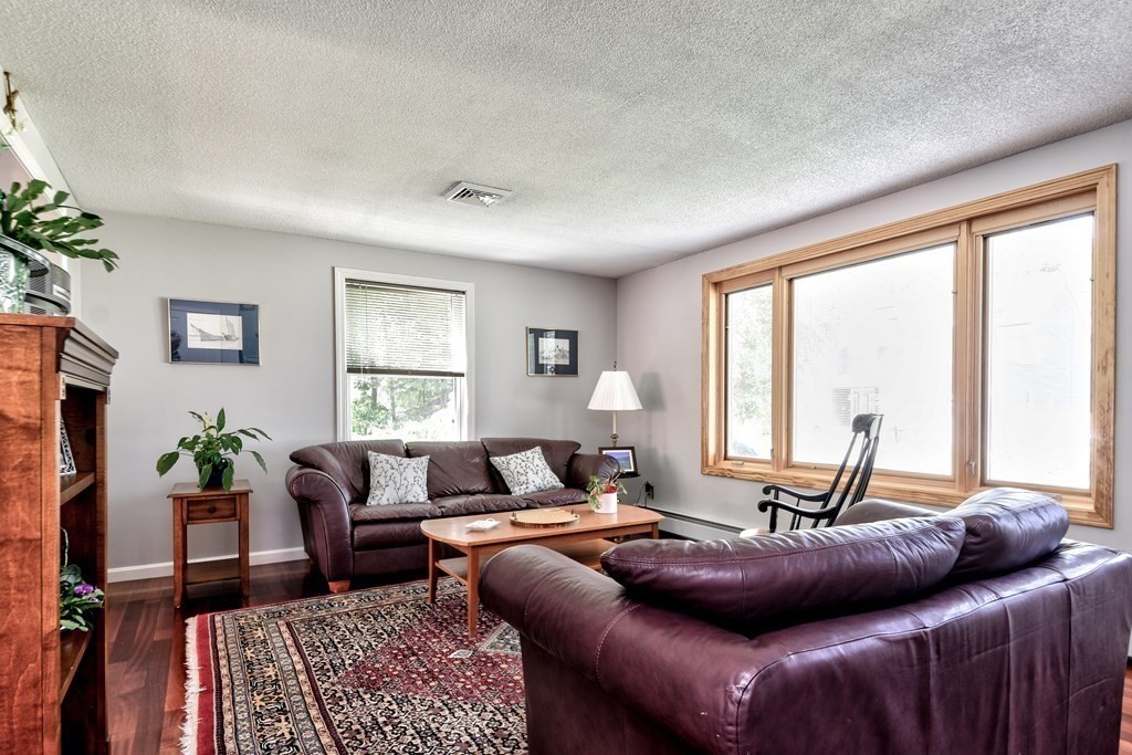 65 Daniels Road Marlborough, MA 01752 - Photo 3 of 26 Gallery Image 3