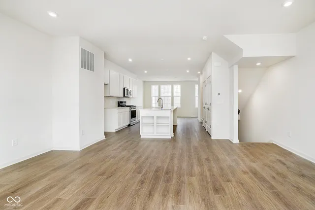 $405,000 | 14548 Elsmere Lane, Carmel, IN 46074