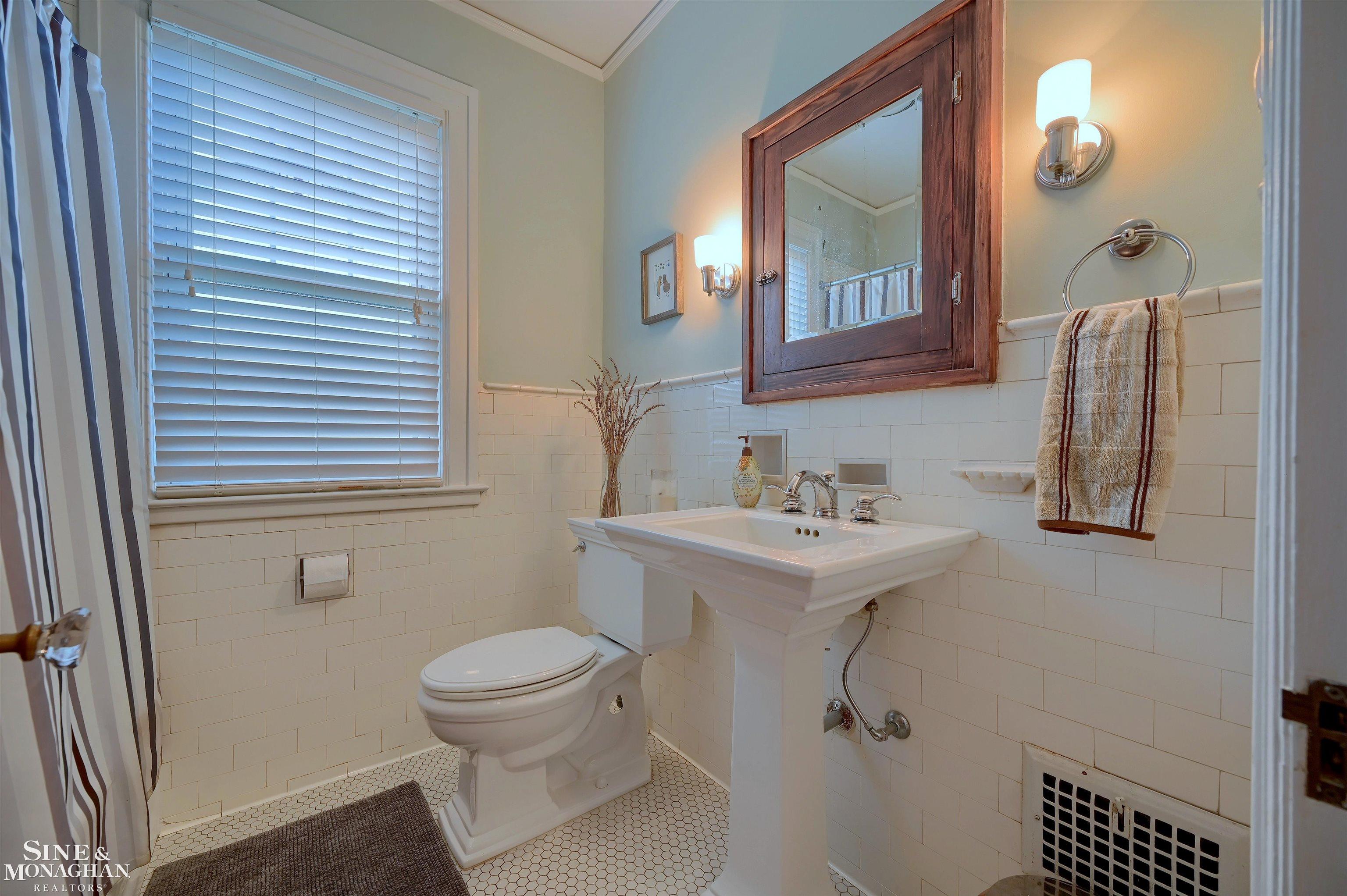 866 Barrington Road Grosse Pointe Park, MI 48230 - Photo 17 of 46