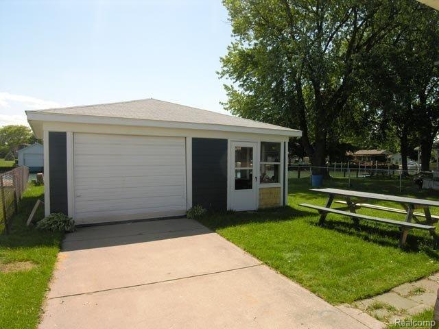 6411 Dyke Road Algonac, MI 48001 - Photo 2 of 13 2 garage