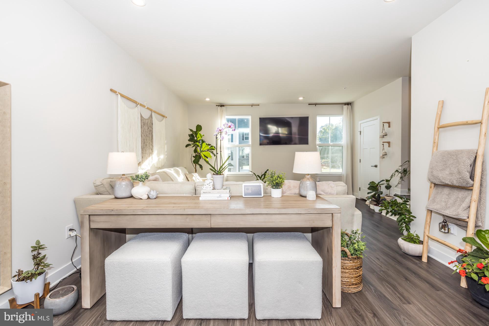 412 Paperbark Square Downingtown, PA 19335 - Photo 15 of 39 Living Room