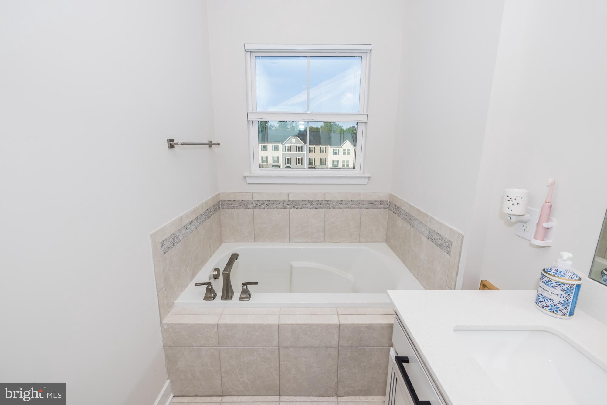 412 Paperbark Square Downingtown, PA 19335 - Photo 22 of 39 Primary Bathroom