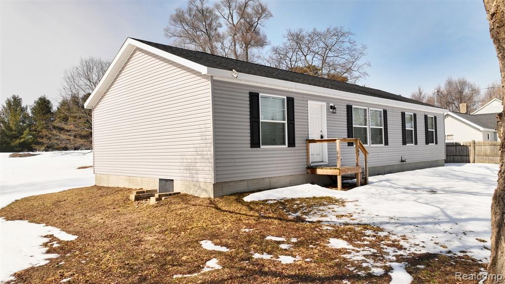 3307 Euclid Street Lupton, MI 48635 - Photo 4 of 34