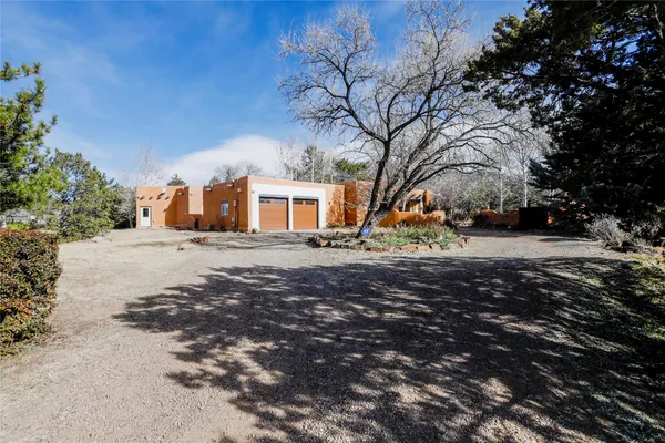 $1,195,000 | 2601 Camino Carlitos, Santa Fe, NM 87505