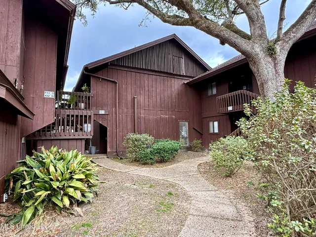 $69,500 | 229 Molokai, Unit G, Diamondhead, MS 39525