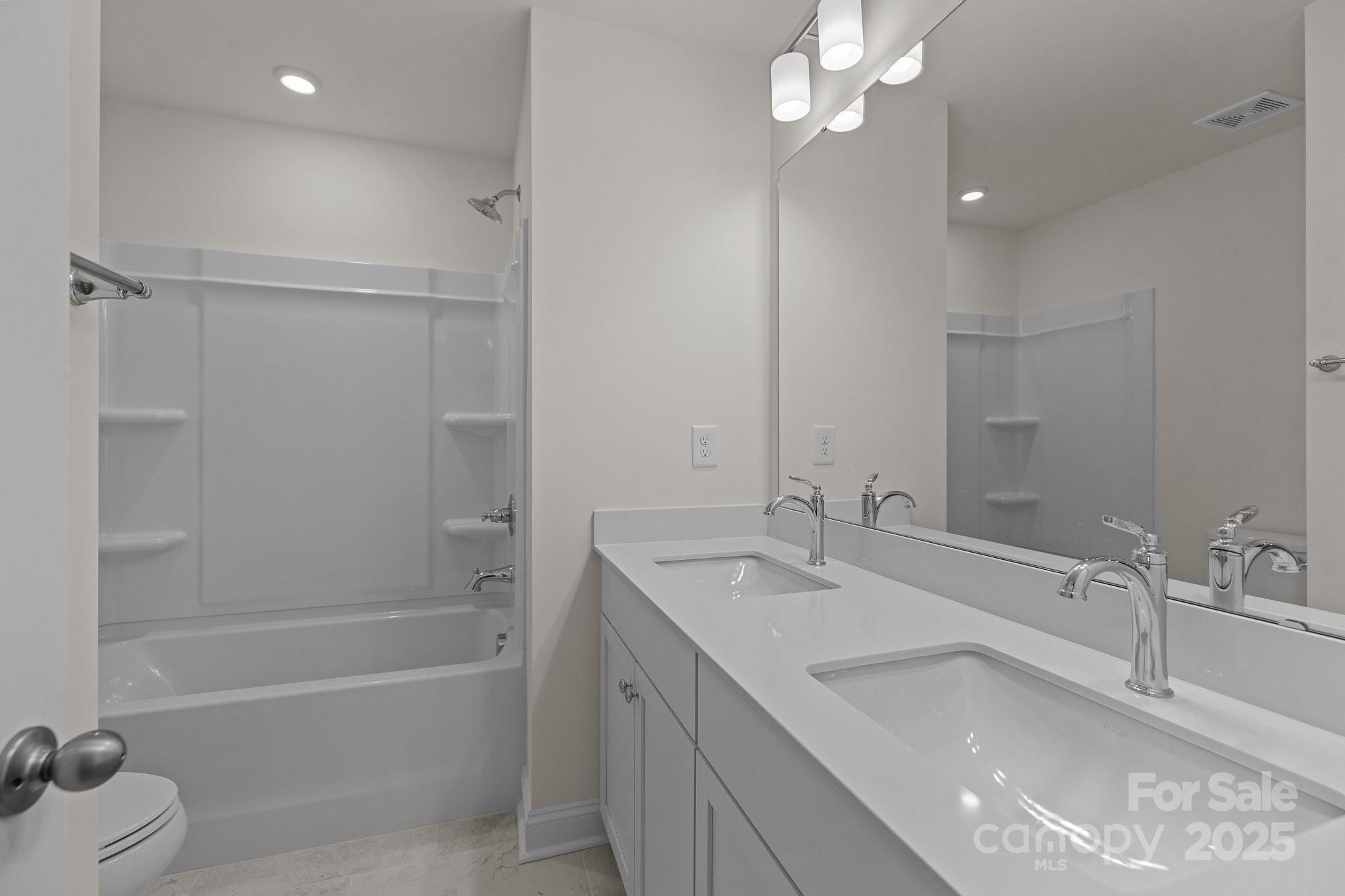 2017 Near Pt Road, Unit 19 Charlotte, NC 28208 - Photo 16 of 27 Gallery Image 16