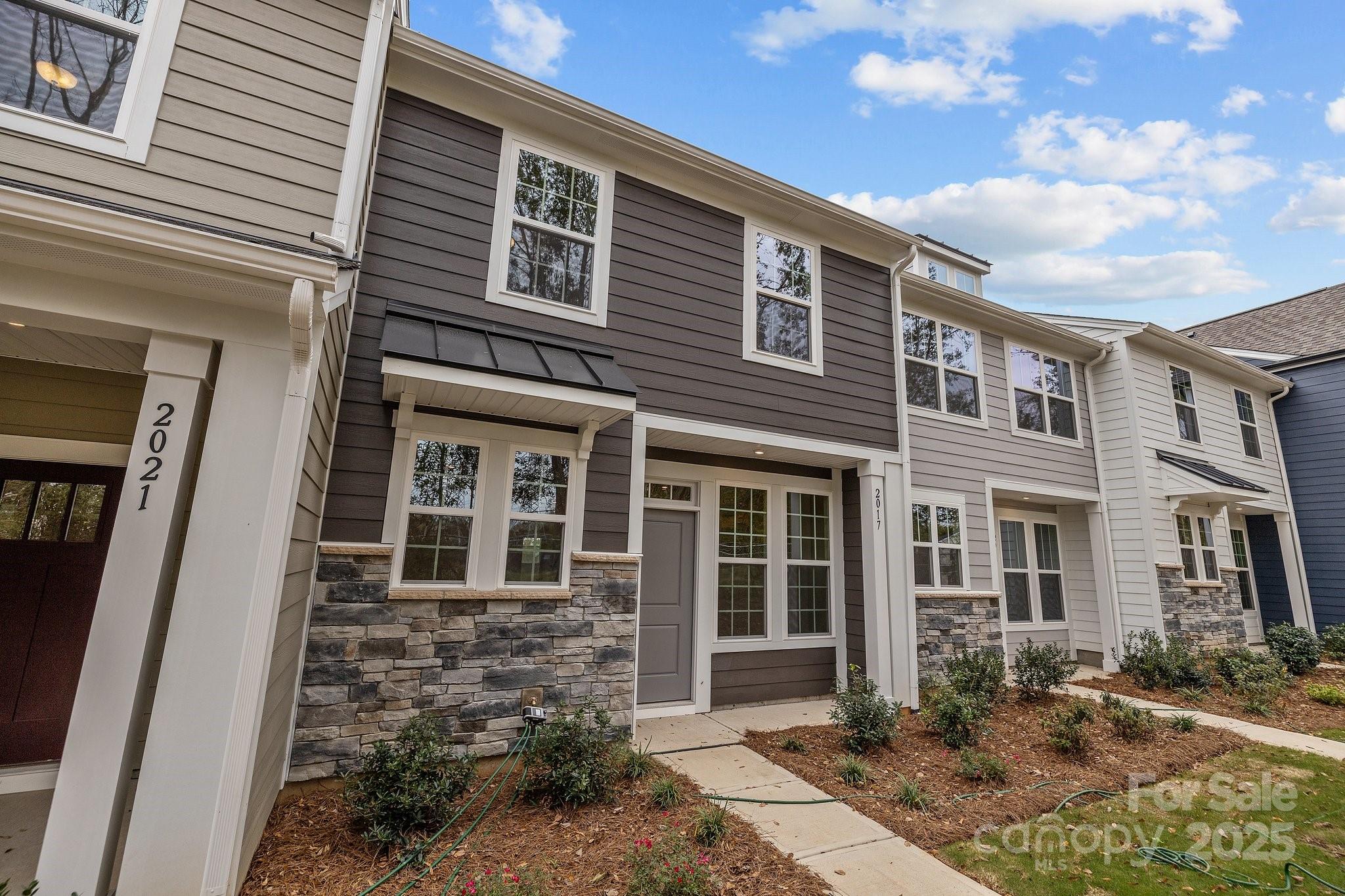 2017 Near Pt Road, Unit 19 Charlotte, NC 28208 - Photo 2 of 27 Gallery Image 2