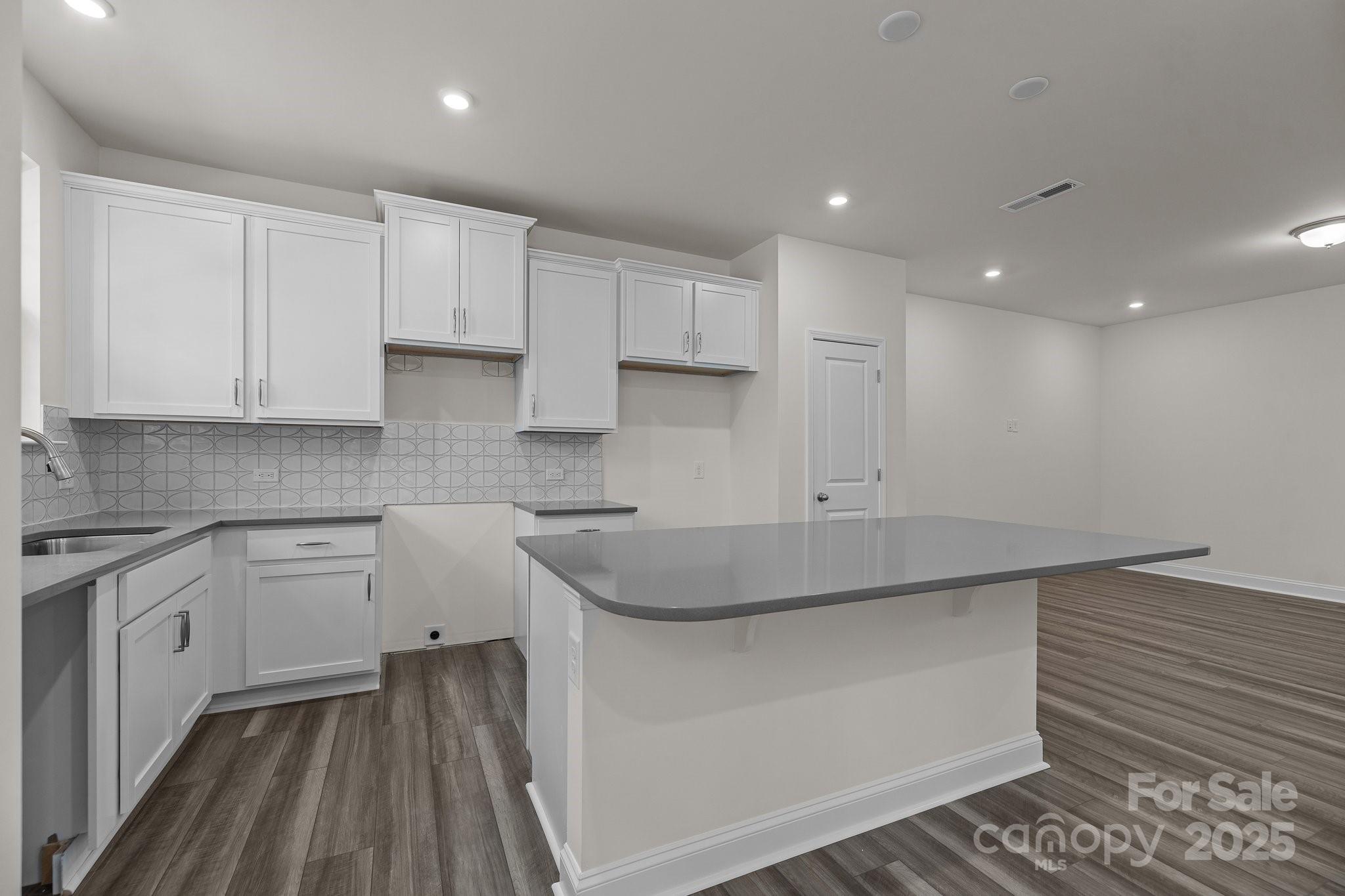 2017 Near Pt Road, Unit 19 Charlotte, NC 28208 - Photo 4 of 27 Gallery Image 4