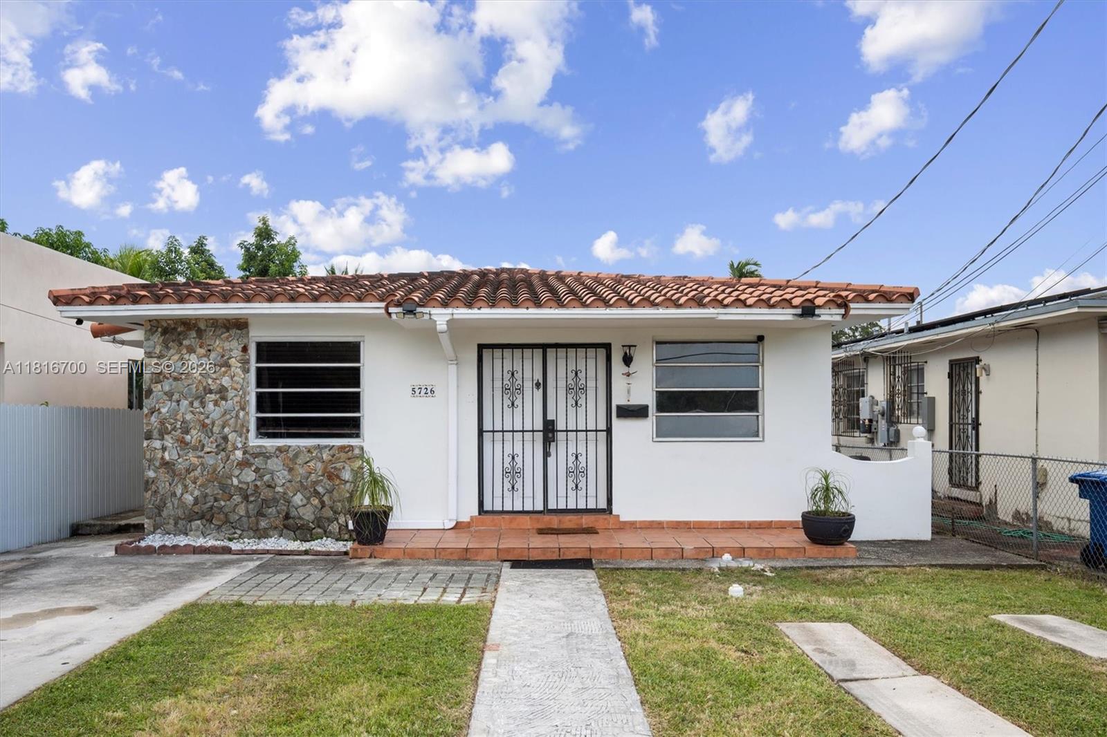 5726 Southwest 20th Street Miami, FL 33155 - Photo 2 of 27 Photo 2