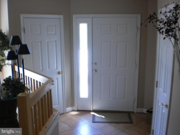 113 Lancefield Road Baltimore, MD 21209 - Photo 3 of 27 Entrance / Foyer