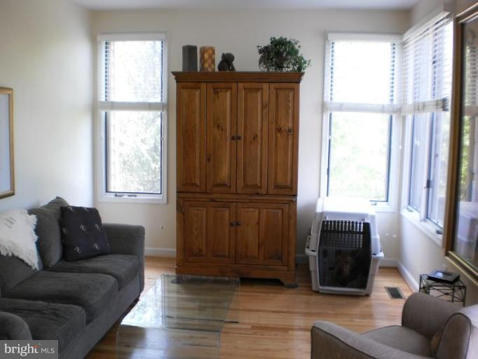 113 Lancefield Road Baltimore, MD 21209 - Photo 10 of 27 Family Room