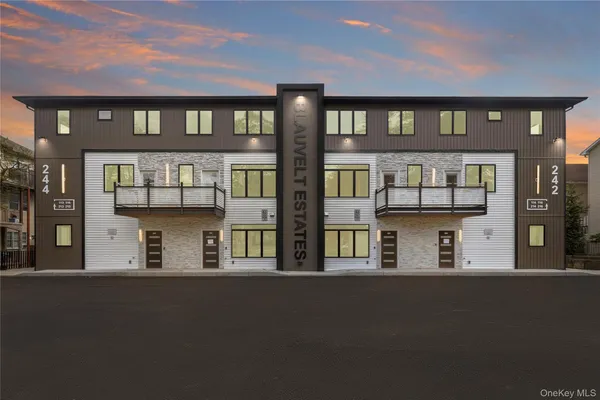 $1,029,000 | 244 Blauvelt Road, Unit 201, Monsey, NY 10952