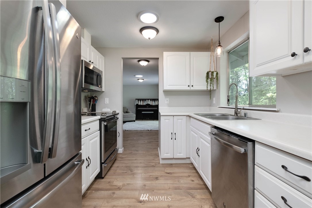 3566 Ridgetop Court Northeast Bremerton, WA 98310 - Photo 12 of 39 Gallery Image 12
