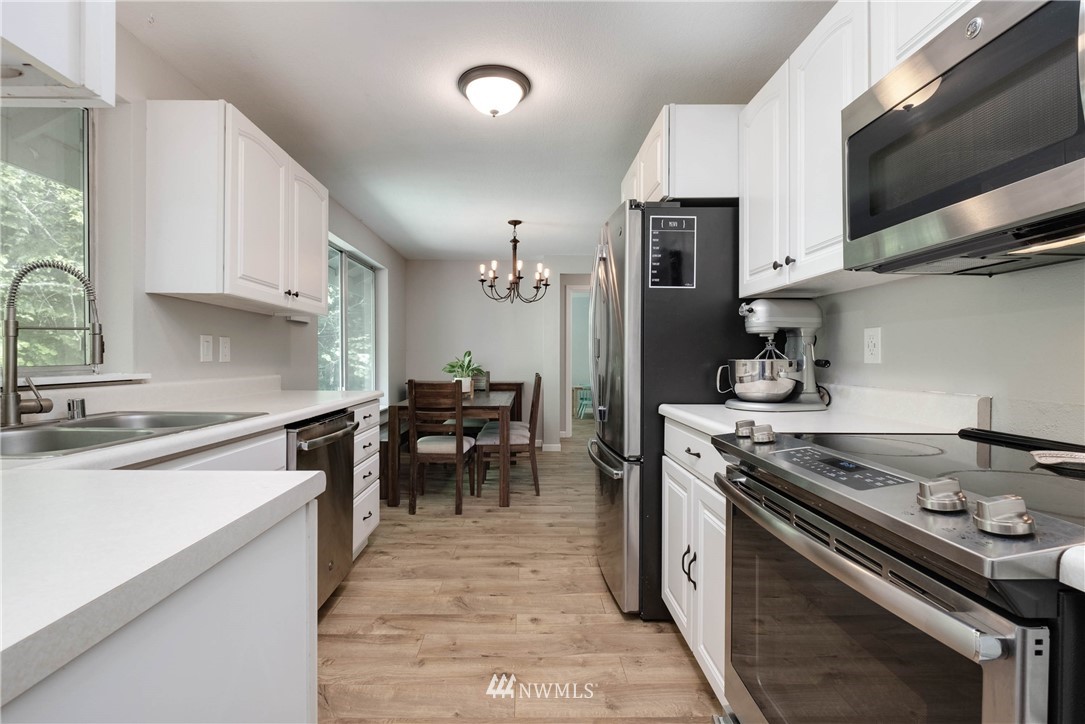 3566 Ridgetop Court Northeast Bremerton, WA 98310 - Photo 14 of 39 Gallery Image 14