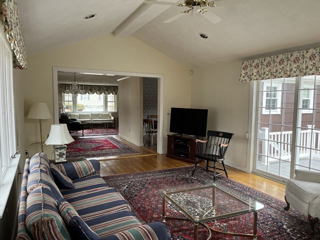 43 Devon Road Norwood, MA 02062 - Photo 12 of 19 Gallery Image 12
