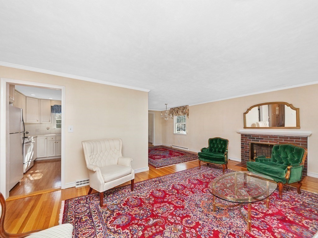 43 Devon Road Norwood, MA 02062 - Photo 4 of 19 Gallery Image 4
