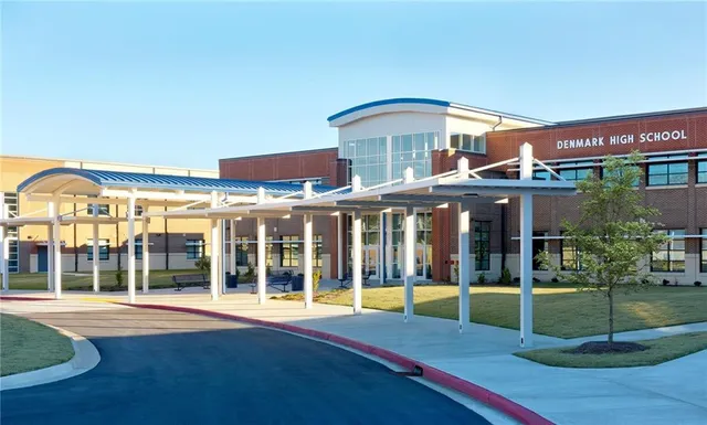 $515,000 | 1655 Hampton Oaks Drive, Alpharetta, GA 30004