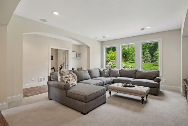 $12,500 | 2890 Ella Lane, Minnetonka, MN 55305