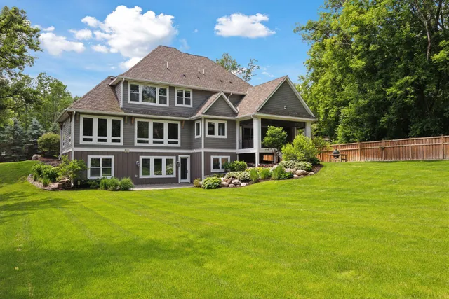 $12,500 | 2890 Ella Lane, Minnetonka, MN 55305