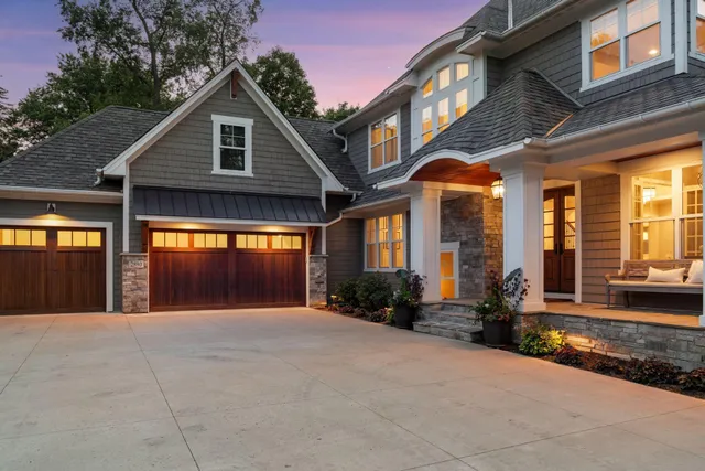 $12,500 | 2890 Ella Lane, Minnetonka, MN 55305