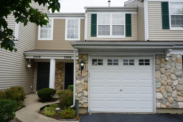 $2,075 | 2446 Oak Tree Lane, Unit 2446, Plainfield, IL 60586