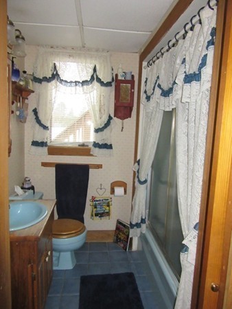 108 Shirley Road Lancaster, MA 01523 - Photo 14 of 23 Gallery Image 14