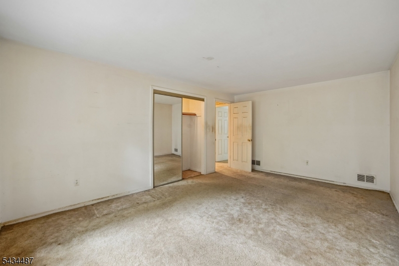 137 Beekman Road Summit, NJ 07901 - Photo 20 of 44