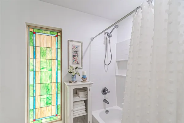 $335,000 | 2103 Taylor Street, Waller, TX 77484