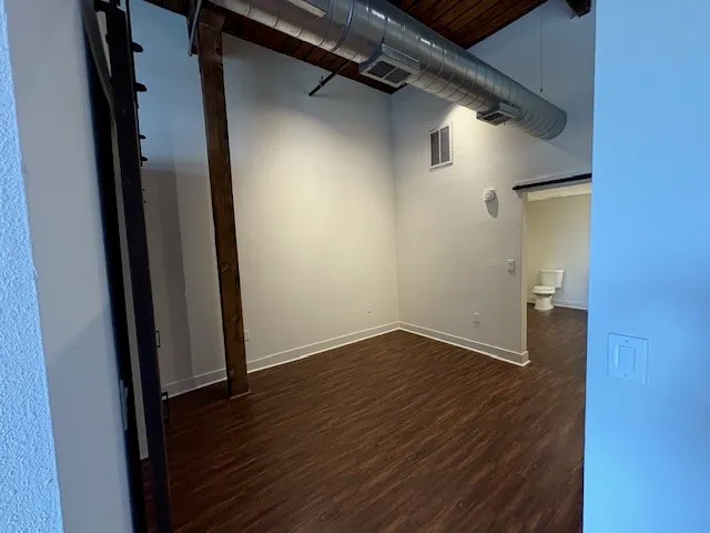 $1,450 | 806 Sampson Street, Unit 421, Houston, TX 77003